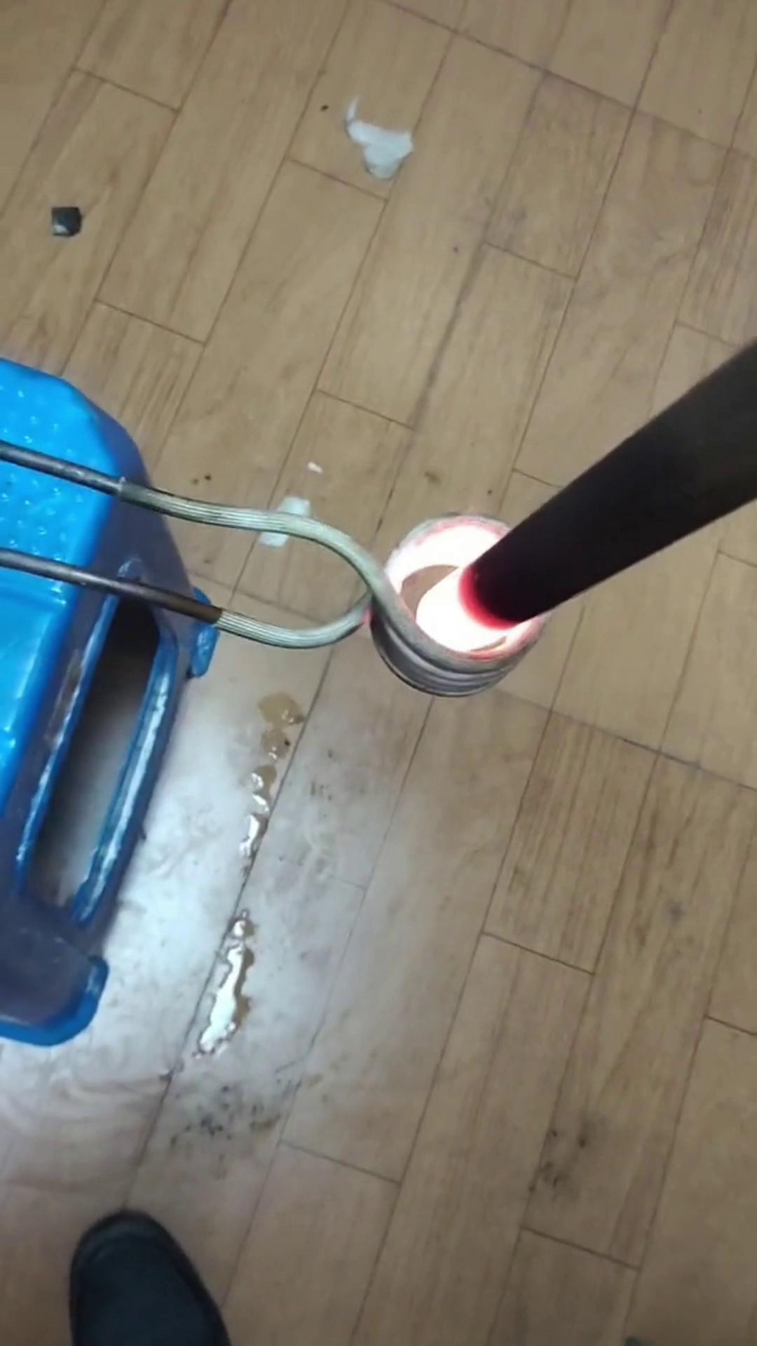 拋棄燃油煤炭加熱方式-使用電磁高頻加熱機-安全環(huán)保加熱快