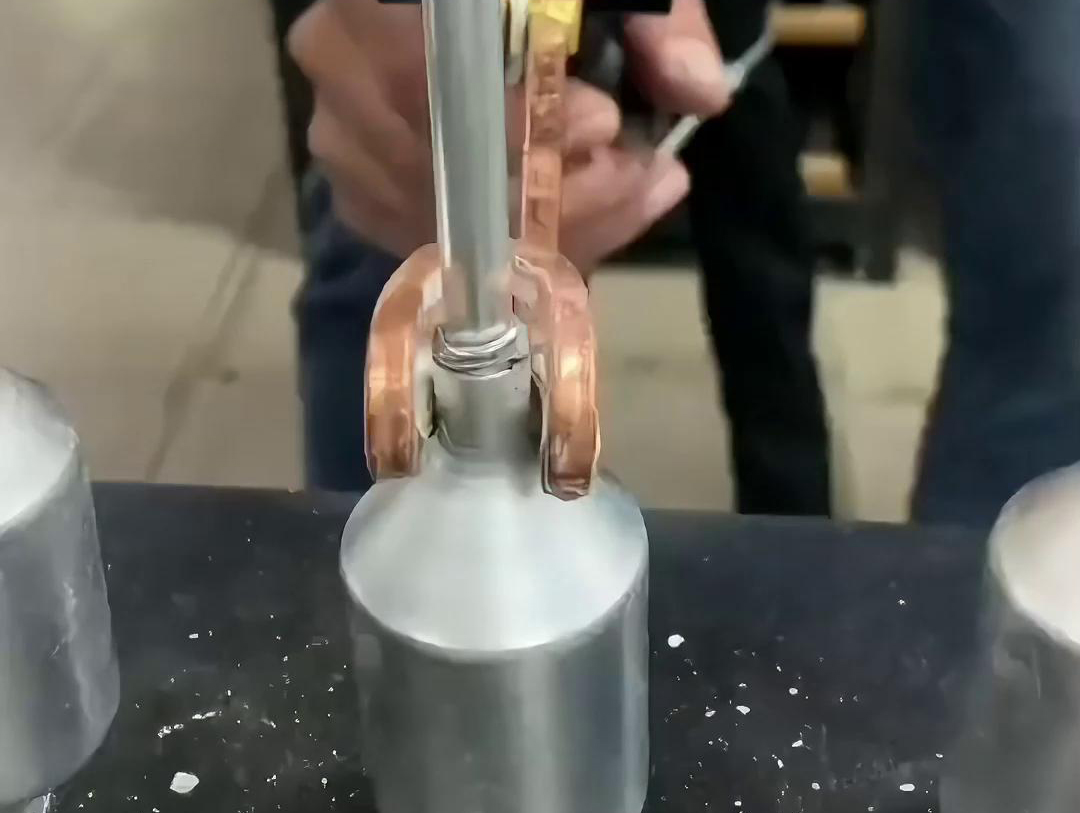鋁管高頻釬焊機(jī)的工作原理、特點(diǎn)和選購建議