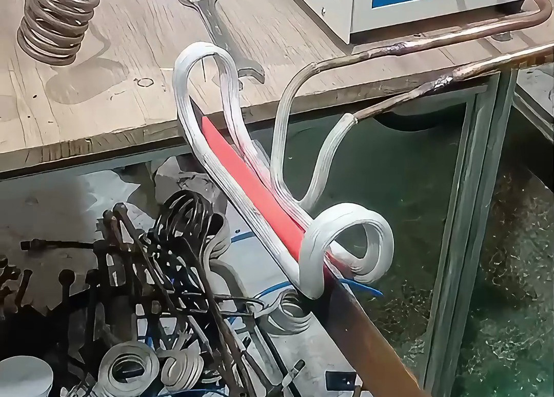 為啥高頻加熱機(jī)特適合鋼片局部退火？這幾個(gè)優(yōu)勢(shì)太適配了！