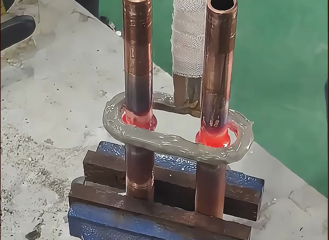 ?雙銅管同步焊接更輕松！海拓手持式高頻焊機(jī)，多管路焊接高效適配