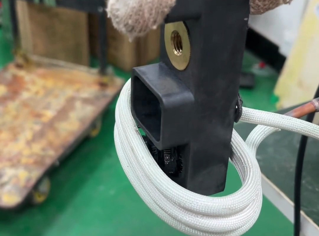 廢舊復(fù)合模具高頻熱拆解析！銅螺絲熱取分離只是初步工序