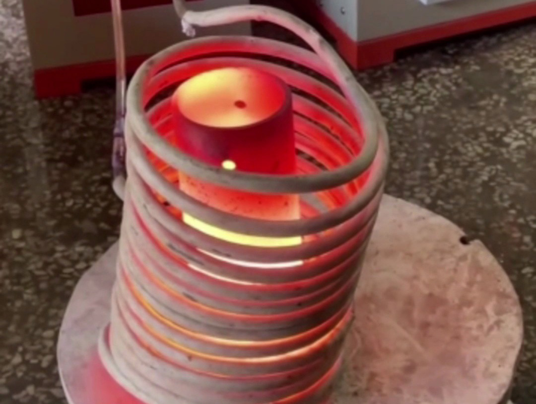 輕松加熱1000度！高頻機(jī)高效加熱全過程展示