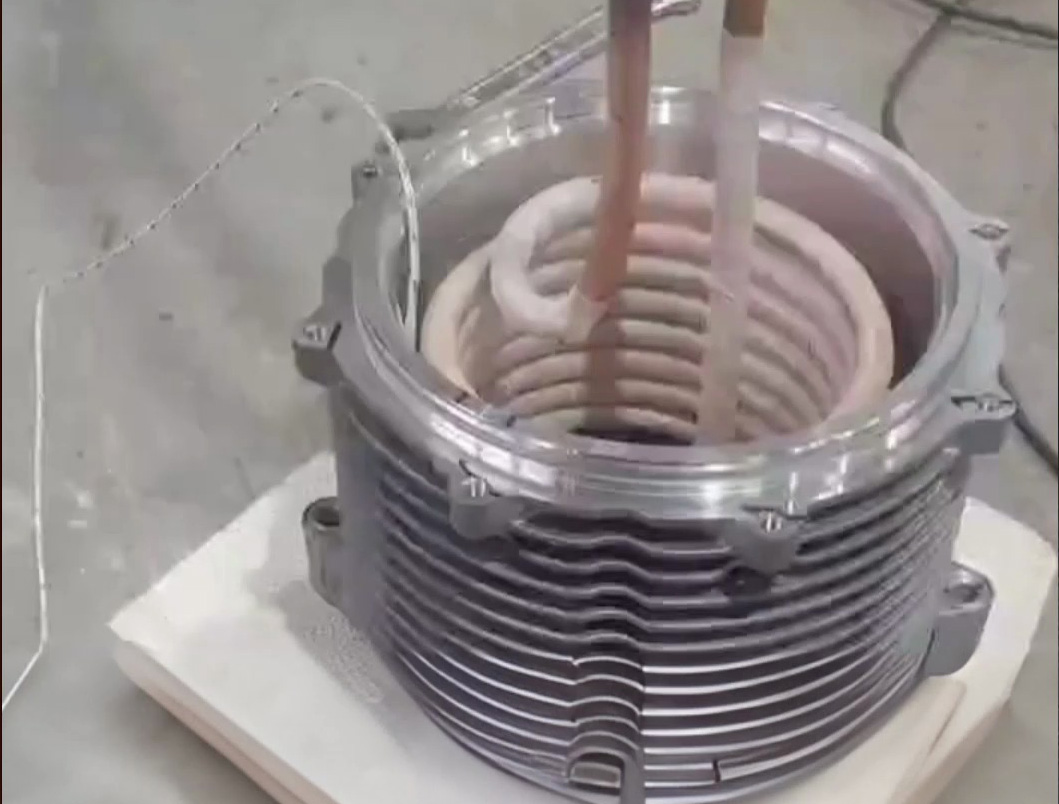 中頻感應(yīng)加熱：輕松實(shí)現(xiàn)電機(jī)殼無損熱配合壓裝！